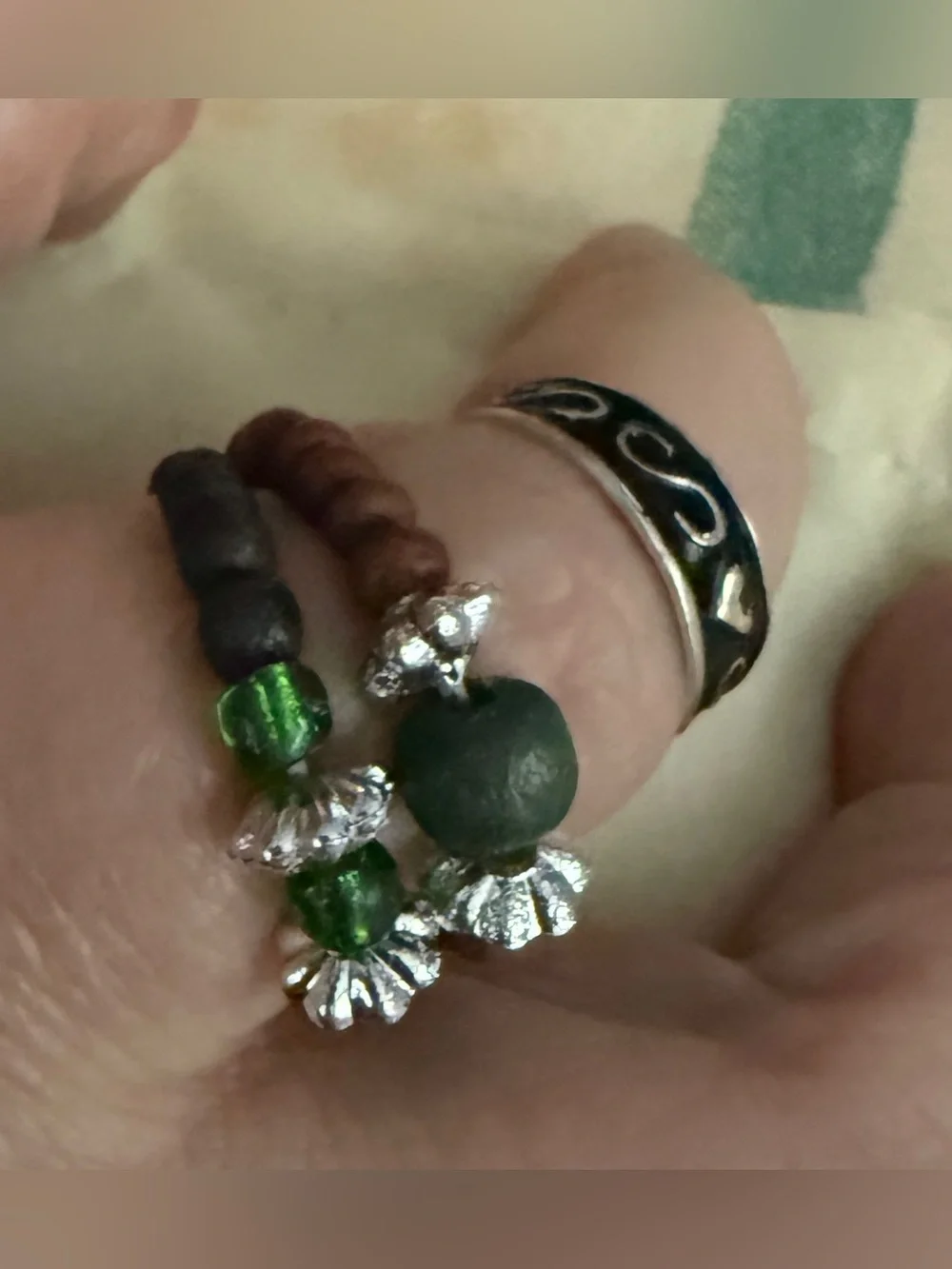 N/A green black