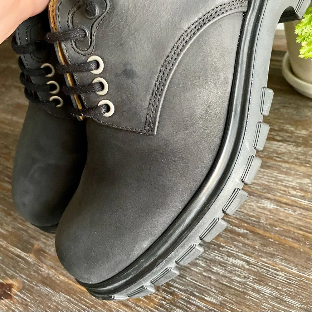 John Fluevog reposhing this