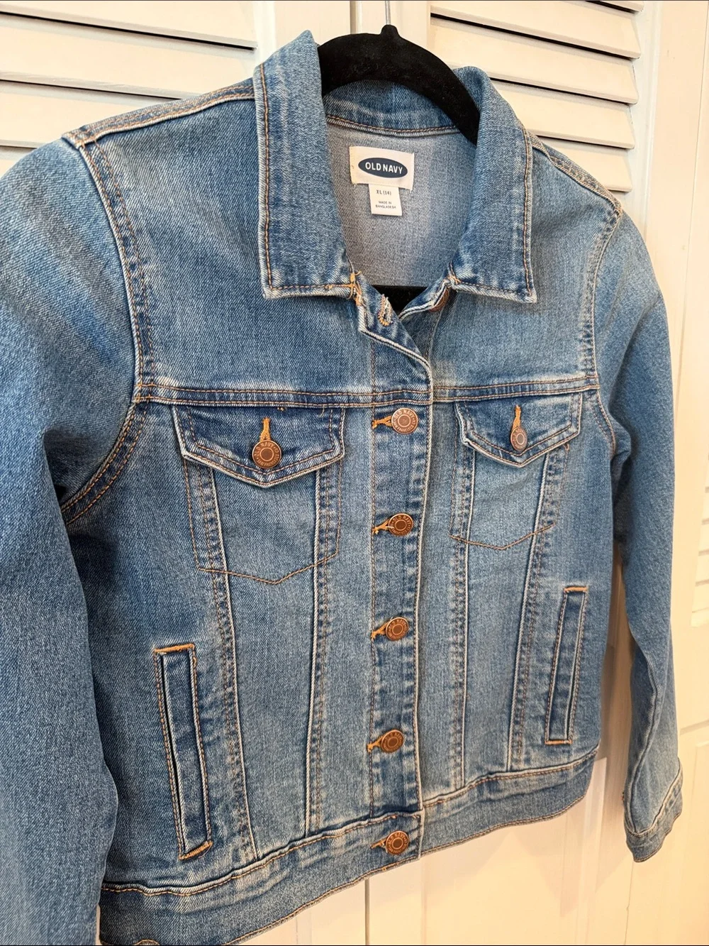 Old Navy classic trucker