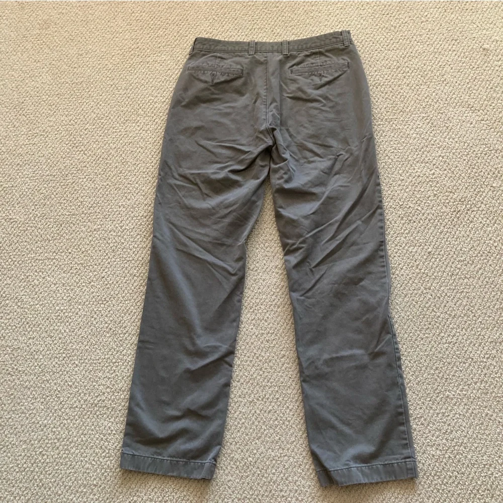J. Crew Classic Chino Pants Grey Bottoms Men’s Size W 32 x L 32 FLAW HOLE