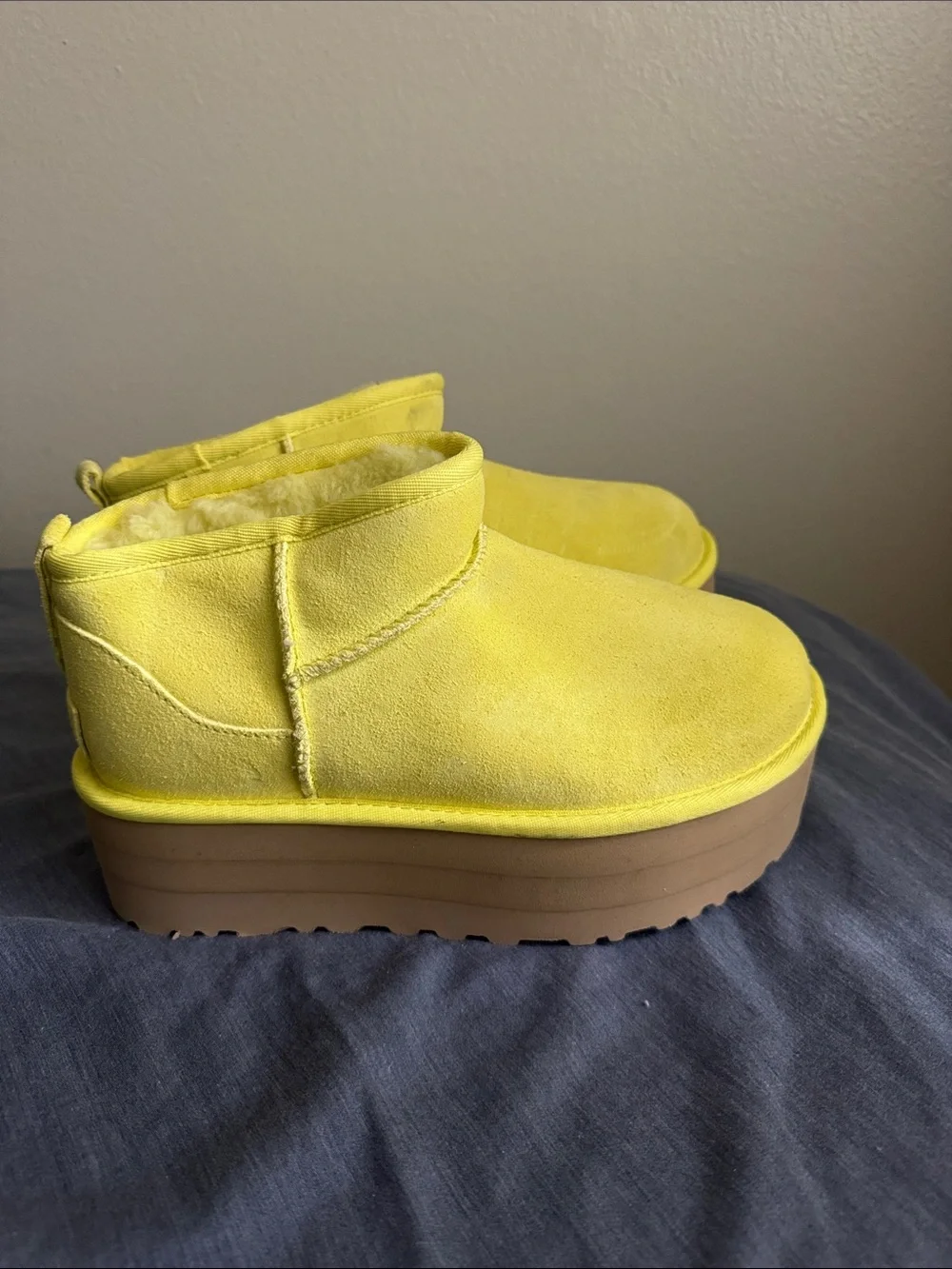 UGG classic ultra