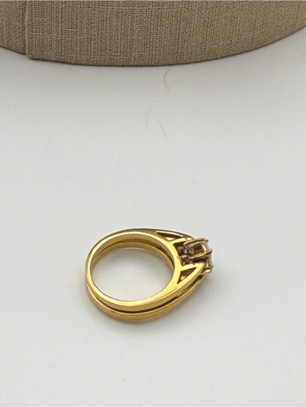 N/A elegant gold
