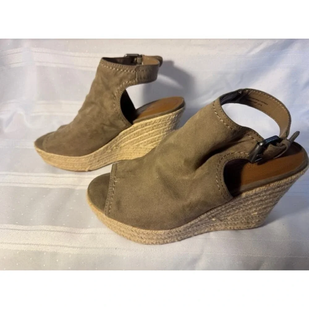 Universal Thread Tan Peep Toe Espadrille Wedge Sandals Size‎ 7