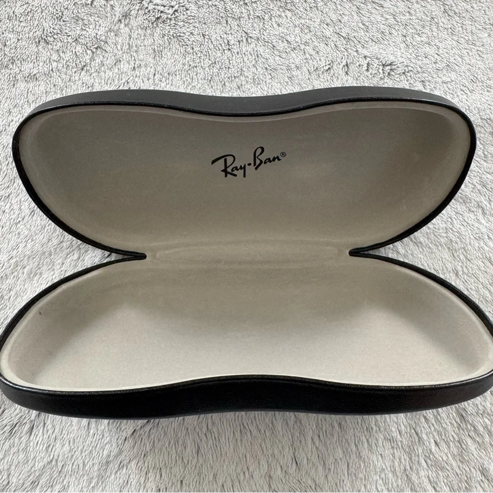 Ray-Ban product pre