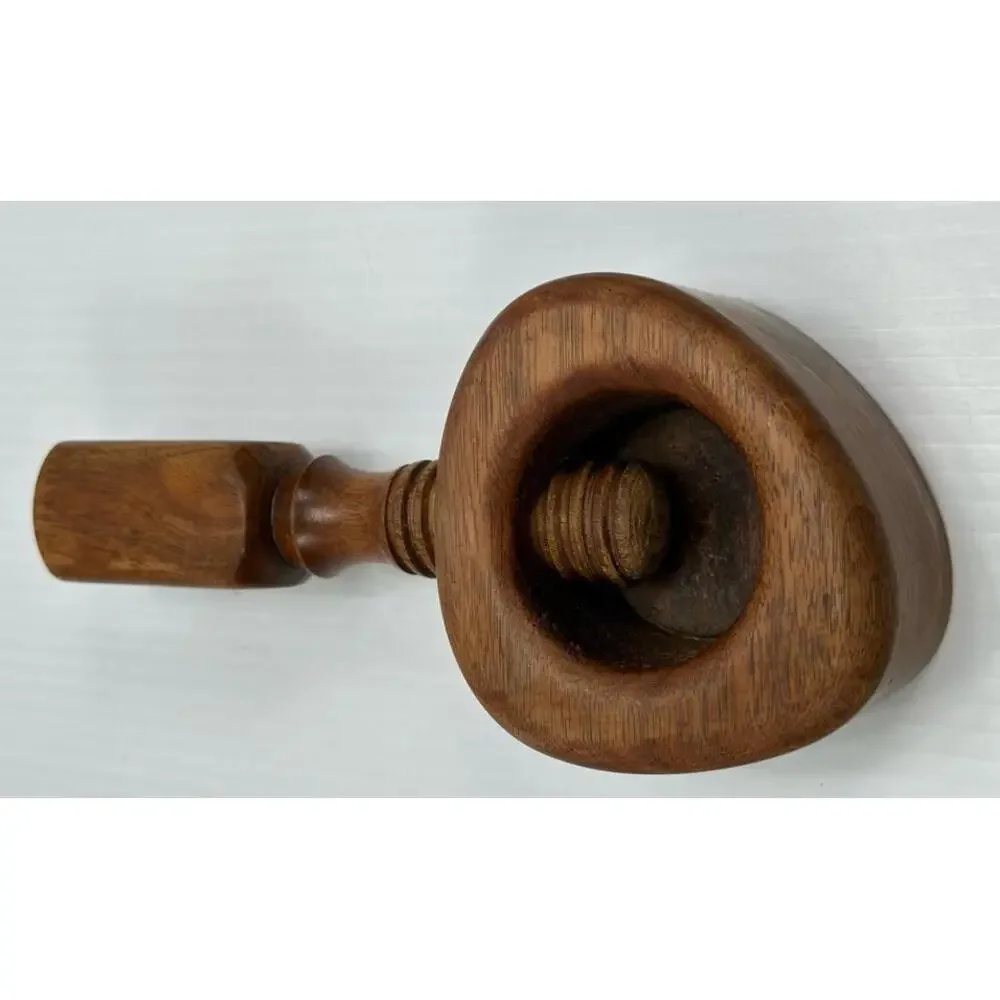 N/A teak vintage cracker