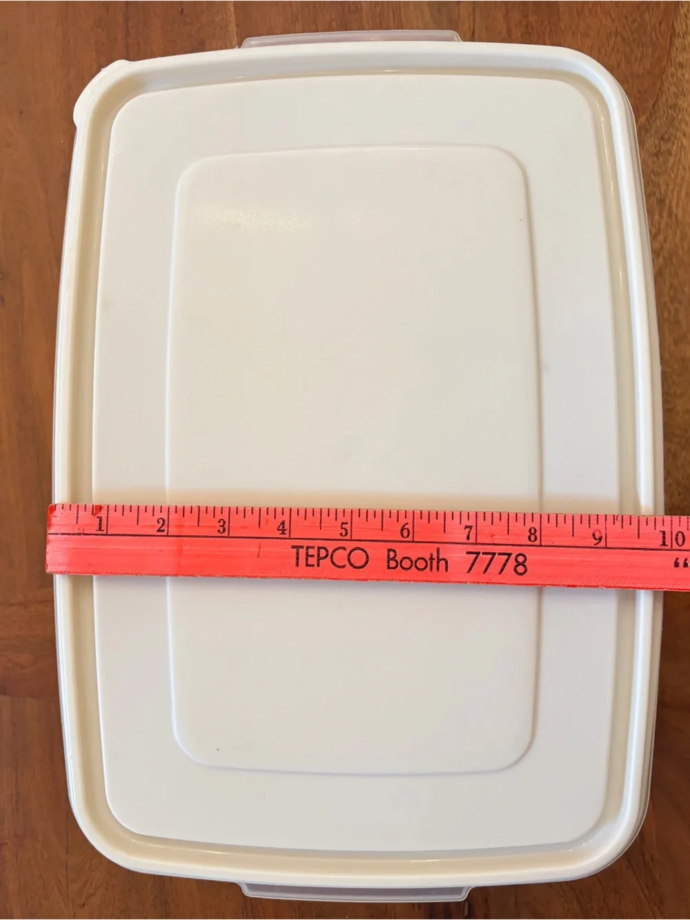 TWO Vintage Rubbermaid Servin’ Saver Container Rectangle 3863 Almond Lid 33 Cups