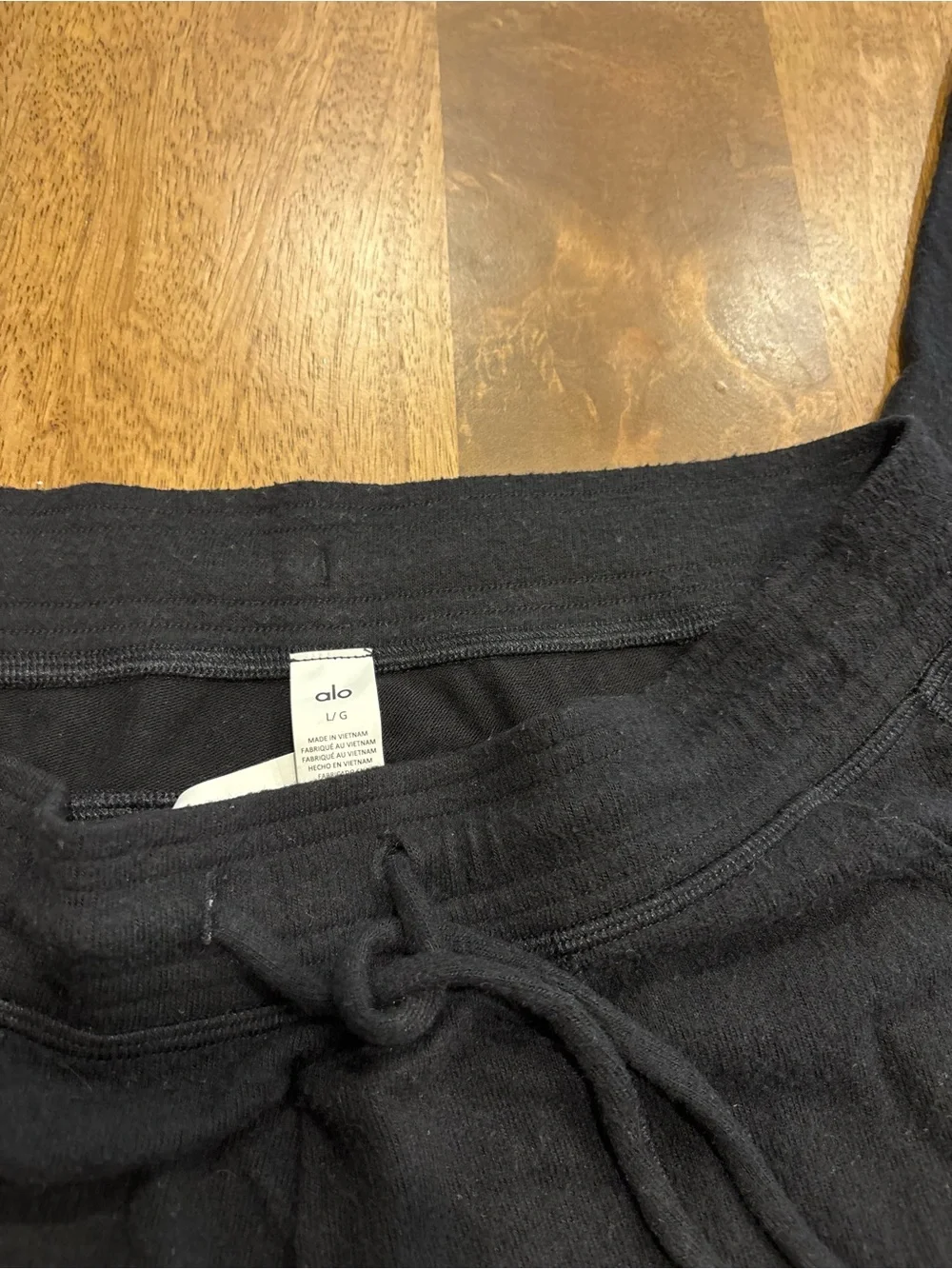 ALO Yoga soft black
