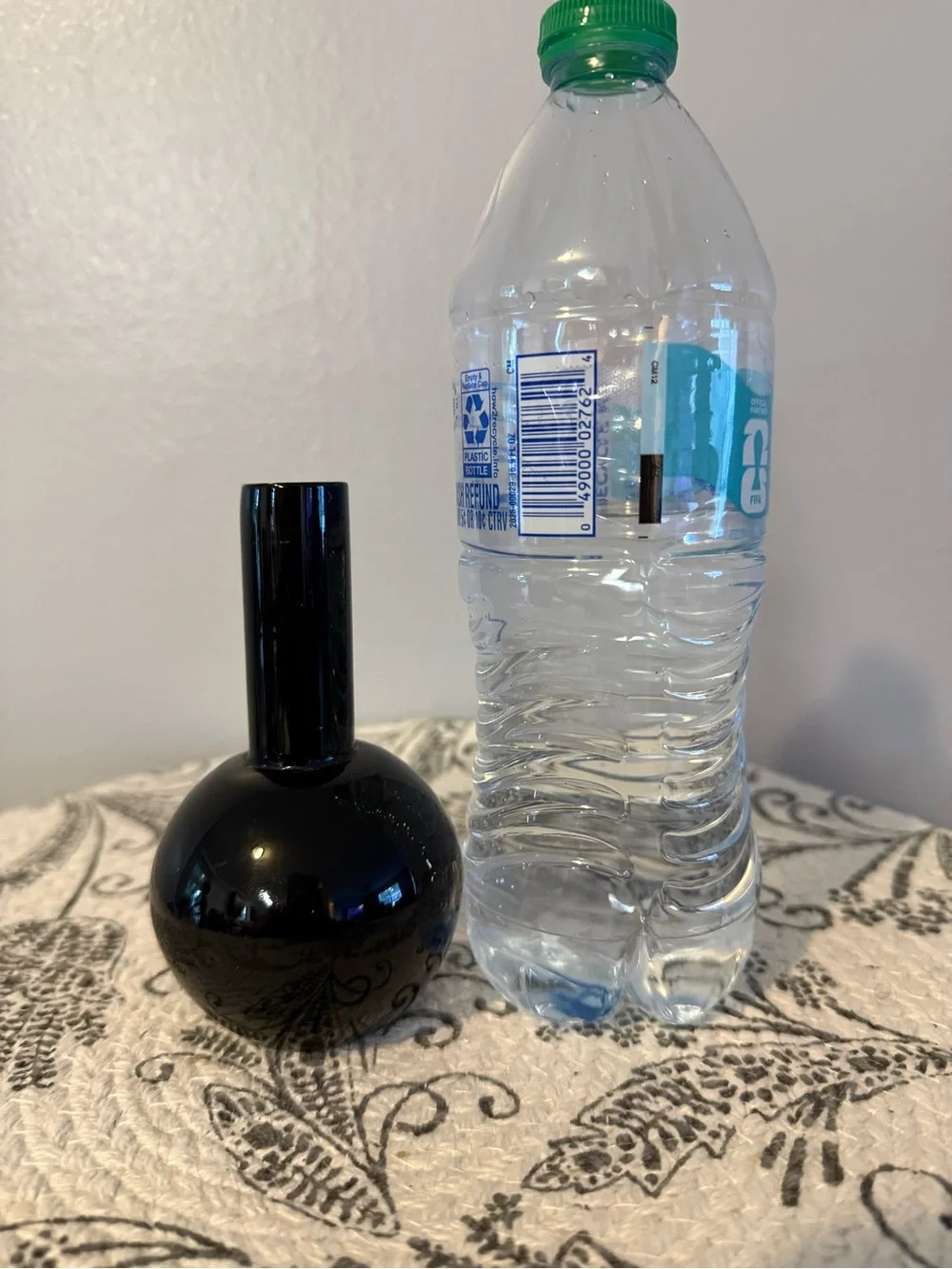 N/A sleek glossy