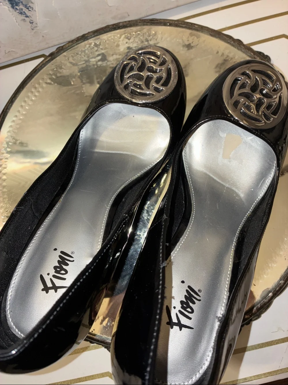 N/A wedge five medallion