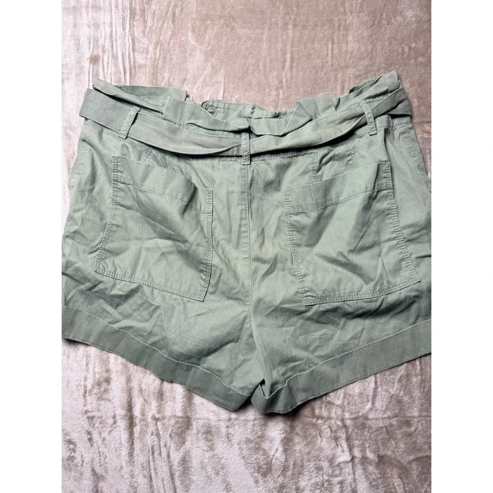 LOFT Green Paperbag Waist Belted‎ Shorts Womens Size 8 High Rise Utility Preppy