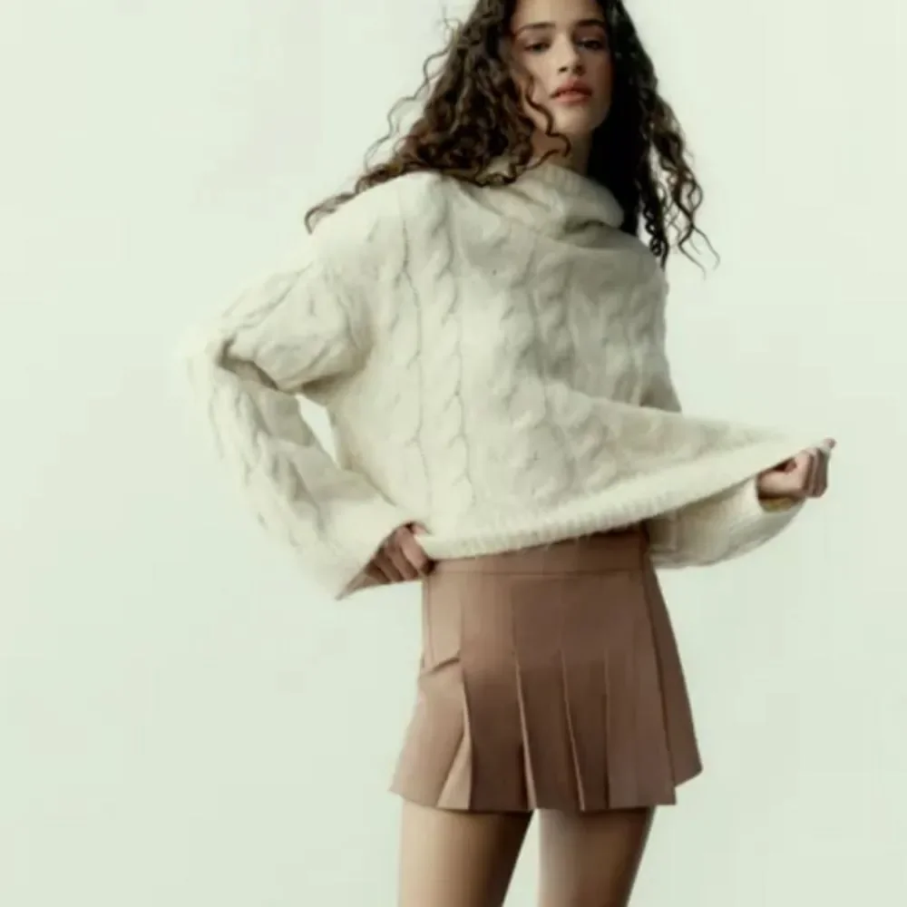 PacSun asymmetric box