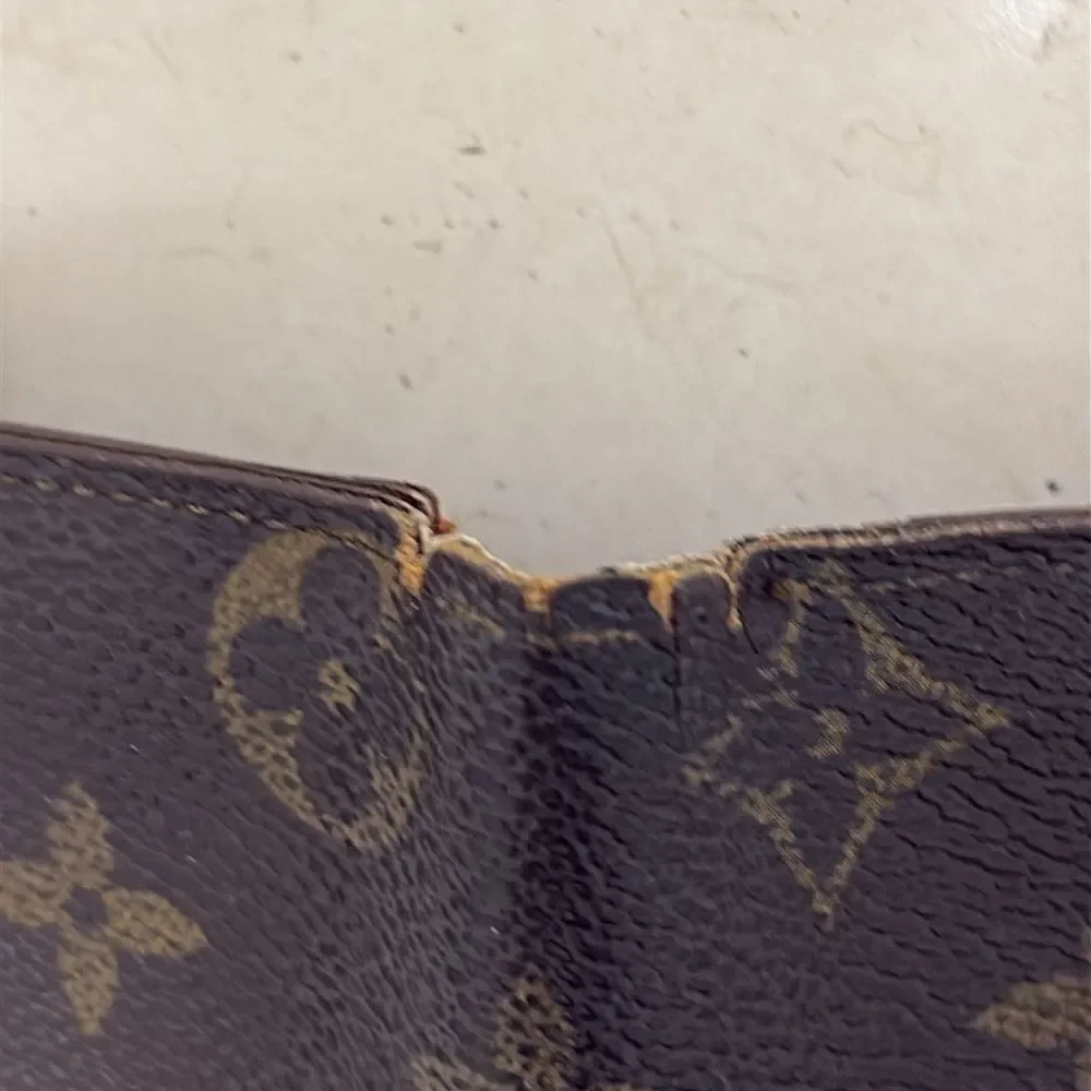 Louis Vuitton please look