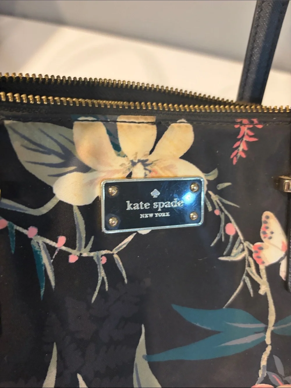 kate spade closure zip coral