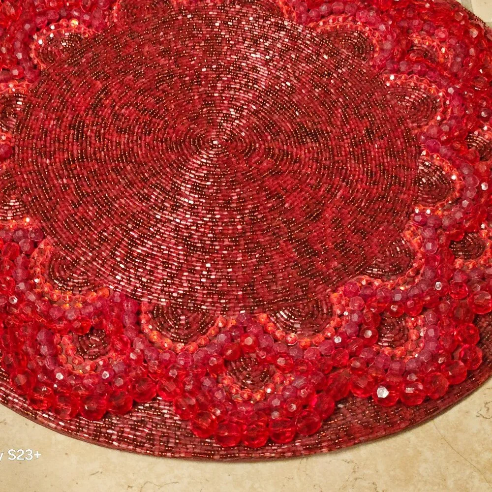 KIM SEYBERT RED SCROLL SCALLOP CHRISTMAS CRYSTAL PLACEMAT CHARGER CENTERPIECE