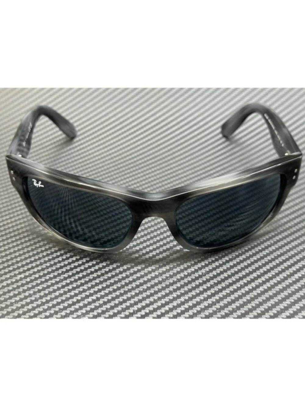 Ray-Ban new tags