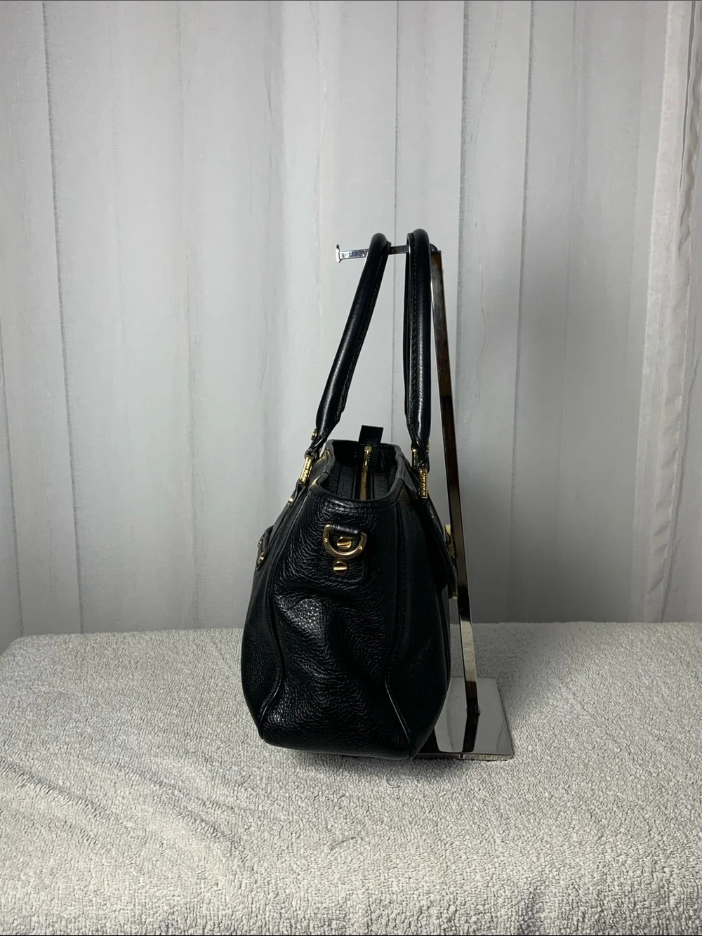 GUC Tory Burch Amanda Satchel L 13” x H 8” x D 4” Drop 18”