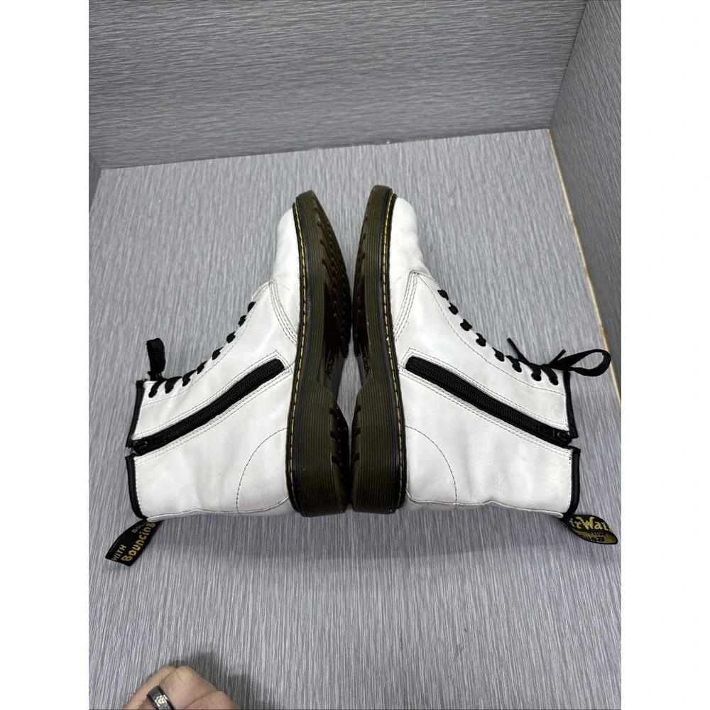 Dr. Martens bold pair