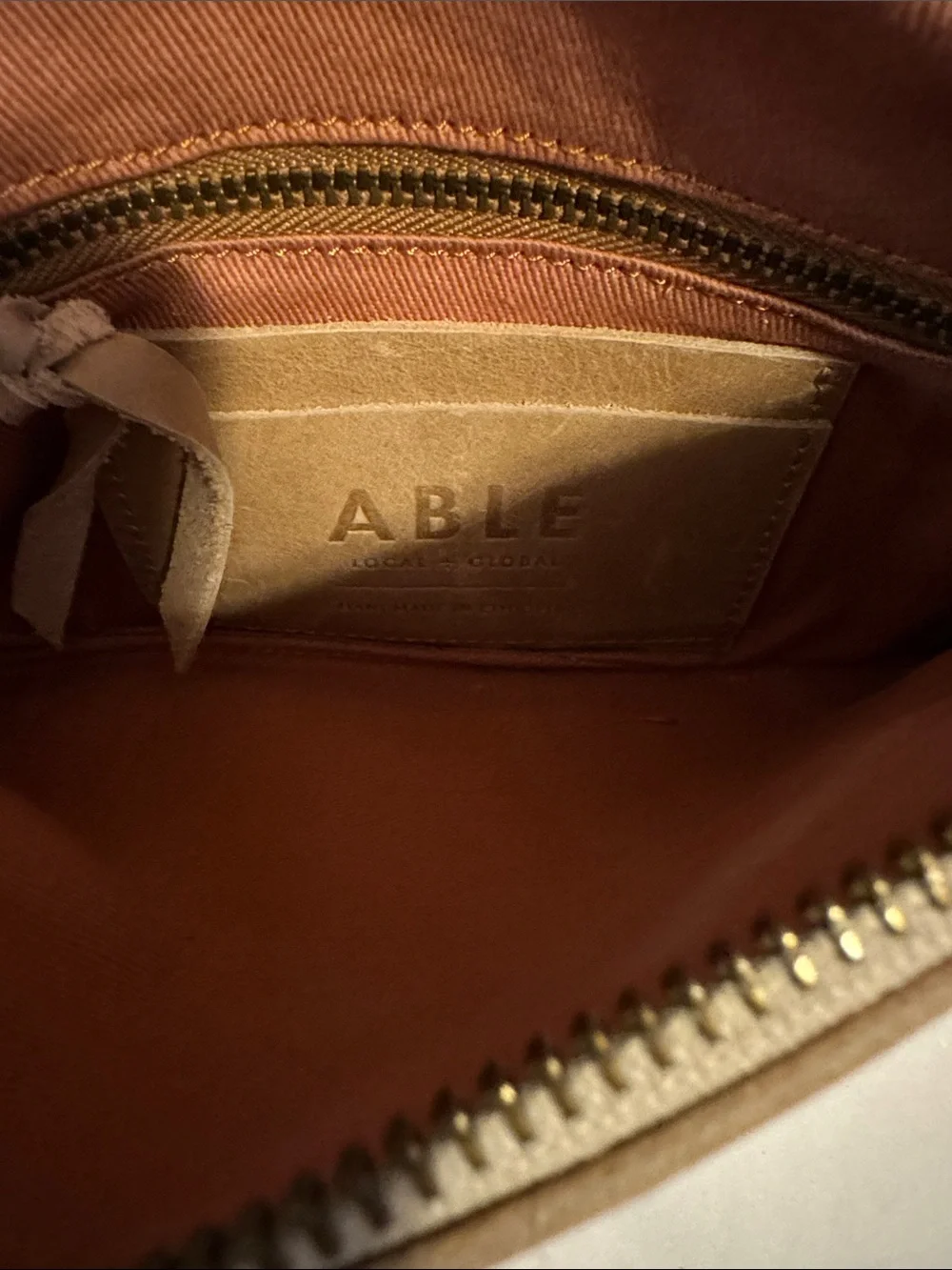 Able compact leather