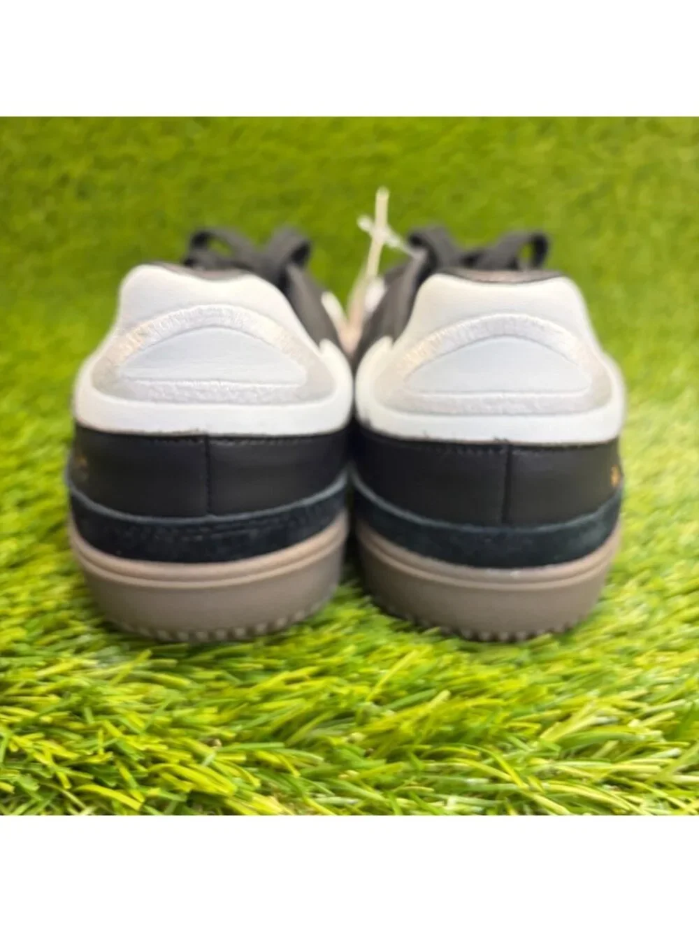 Skechers please review