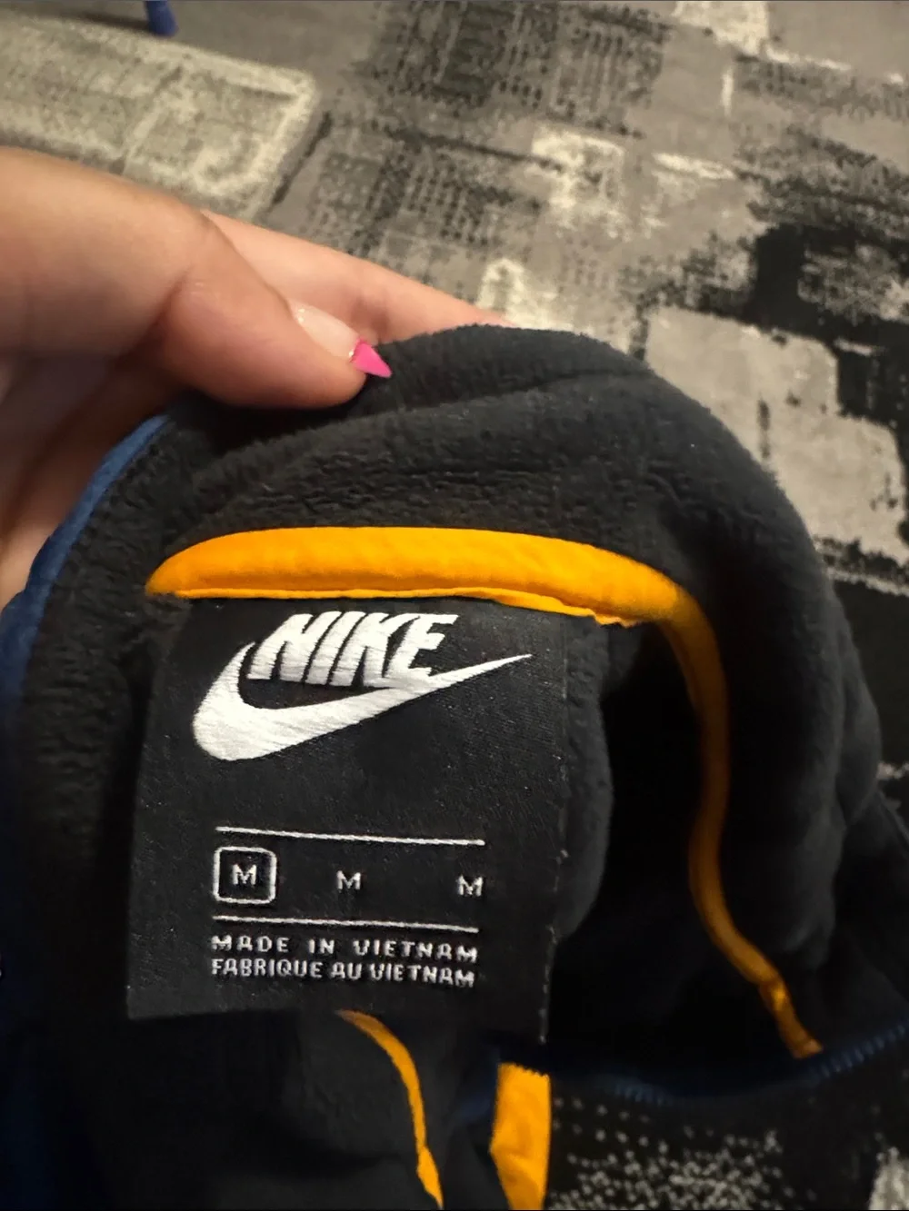 Nike classic pullover