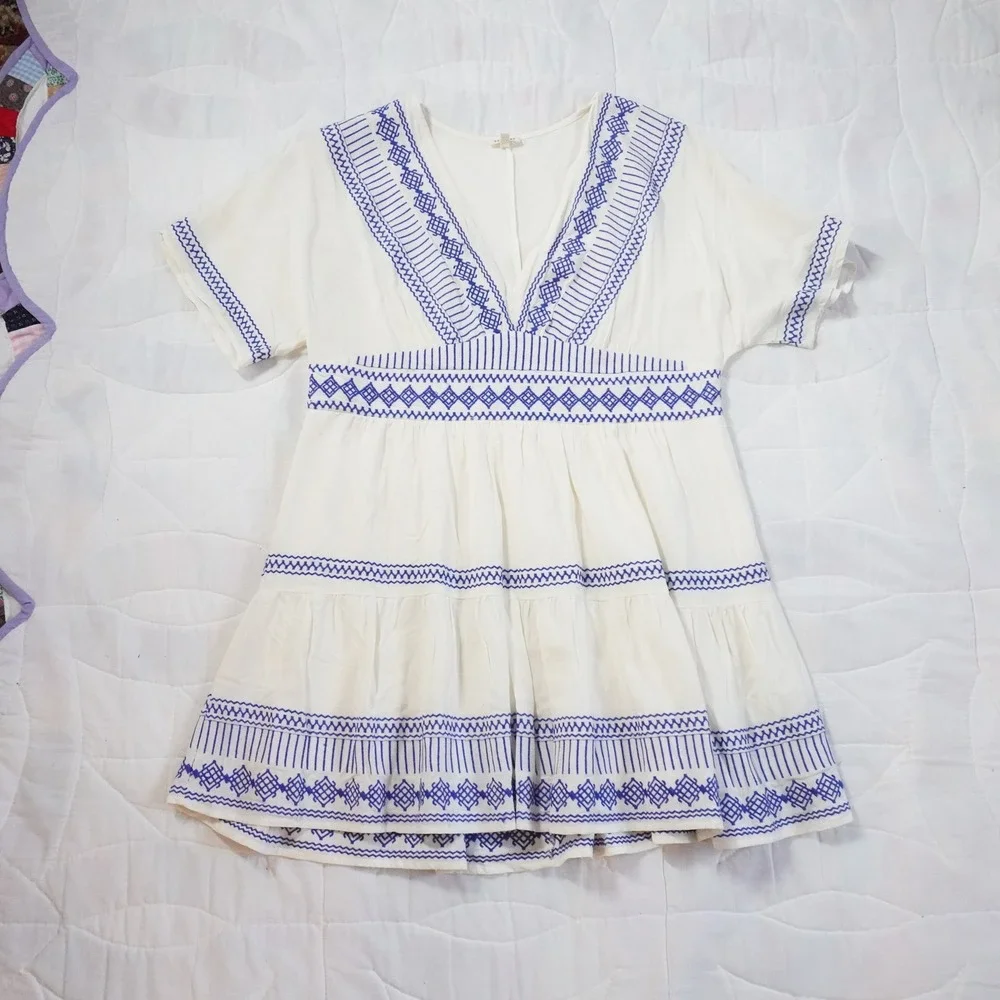 En Creme White Blue Embroidered V Neck Tiered Mini Dress S Resort‎ Beach Greek