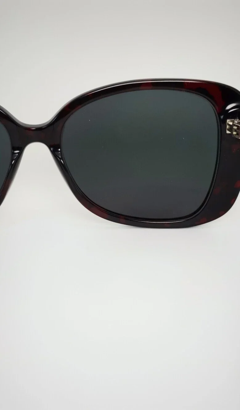 Marilyn. Oversized Women's Frame in Black and Red Tortoise.