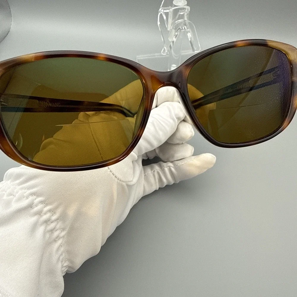 Vera Wang  Reading SunGlasses, Tortoise Cateye + 1.50-V457TO 53/15-135 authentic