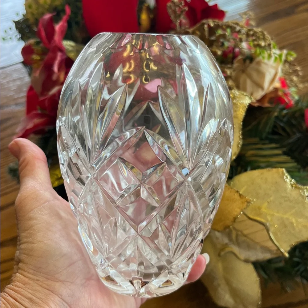 N/A decor adds vase