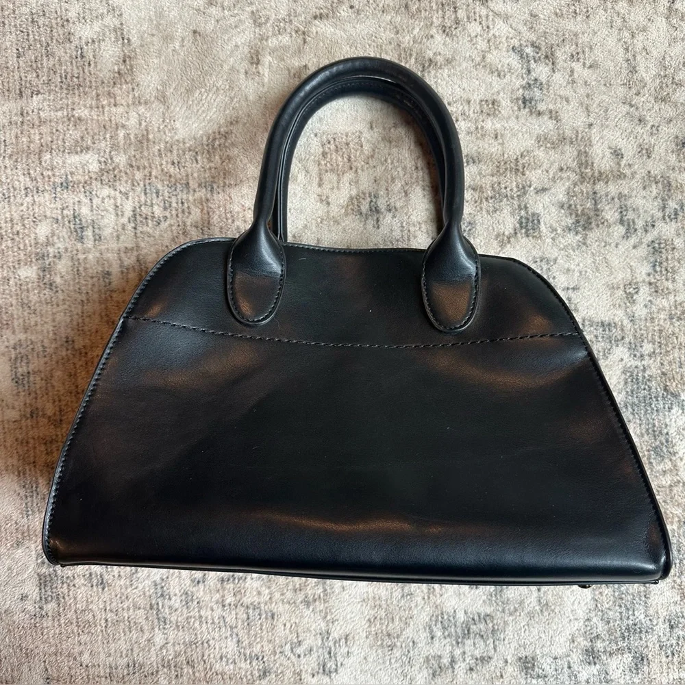 N/A black structured