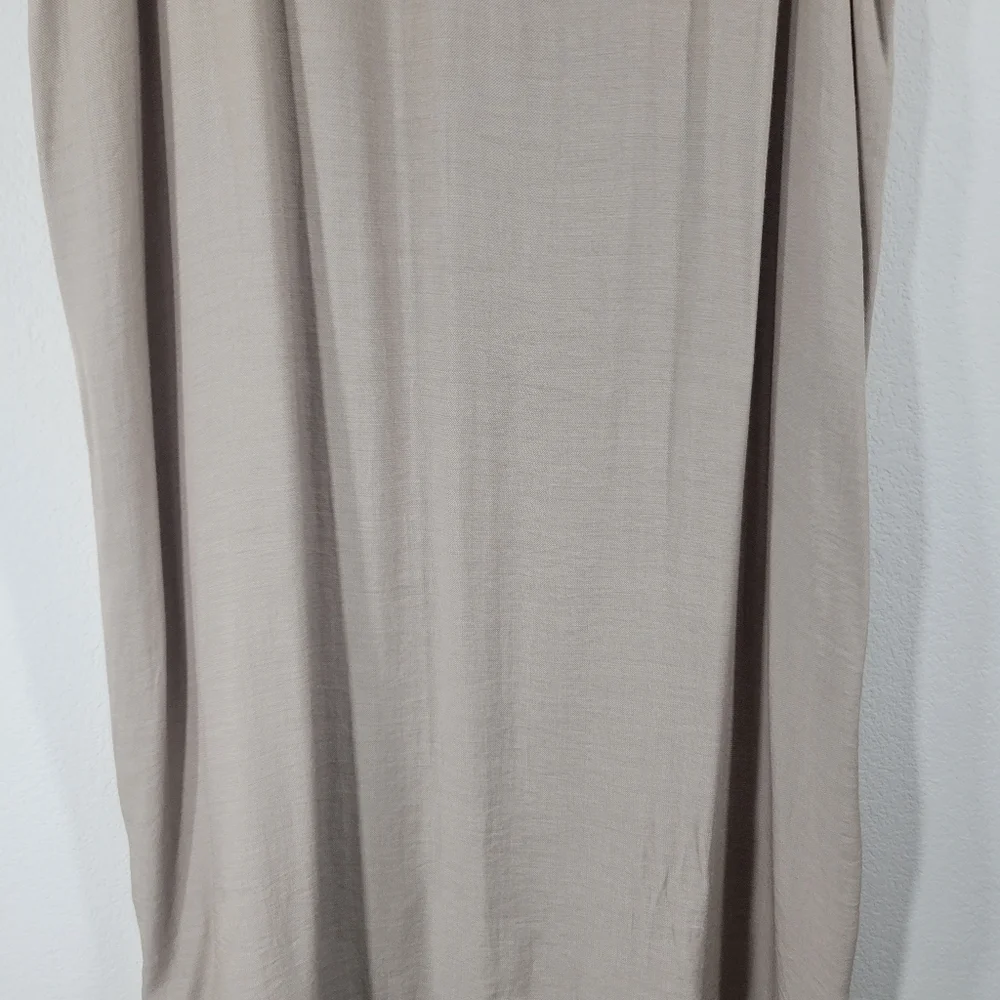 Natori sleeveless trim