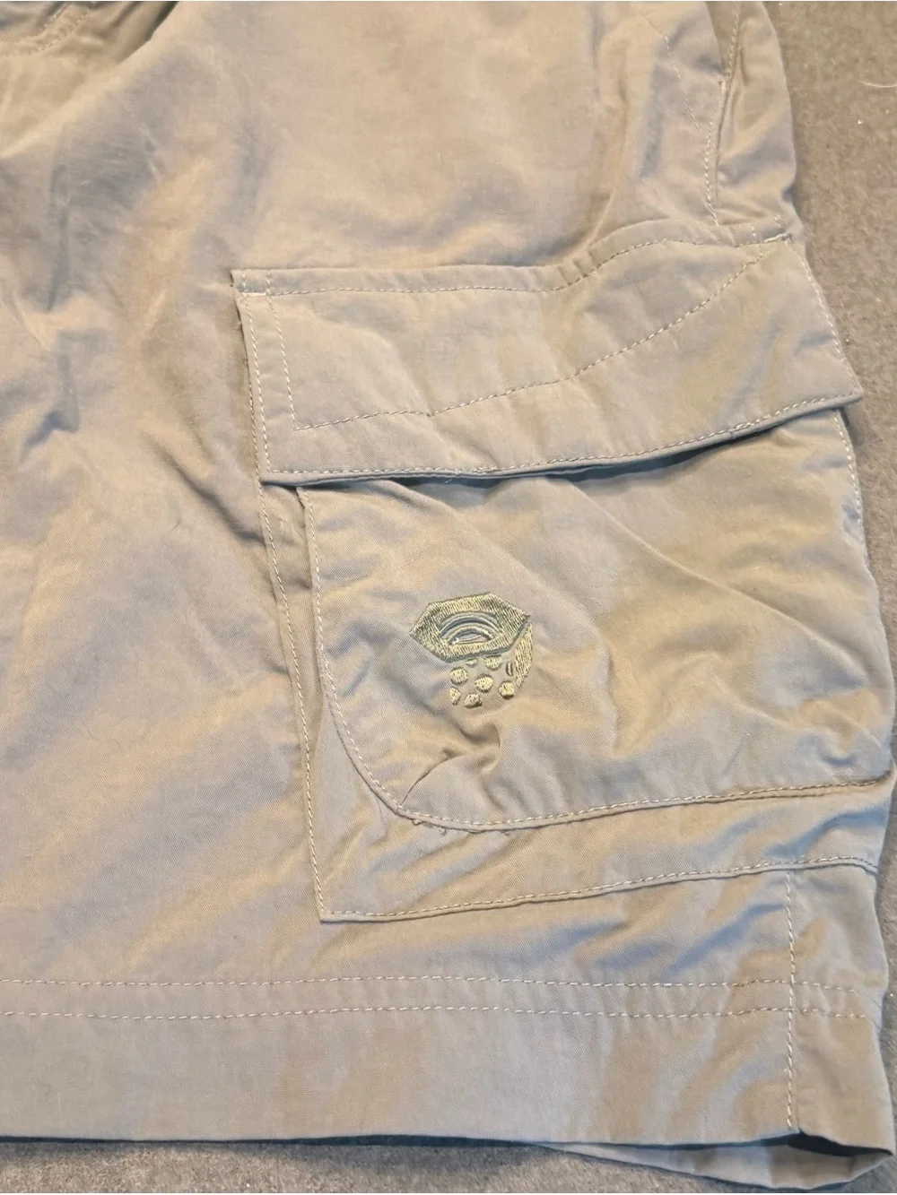 Mountain Hardwear layers durable pockets