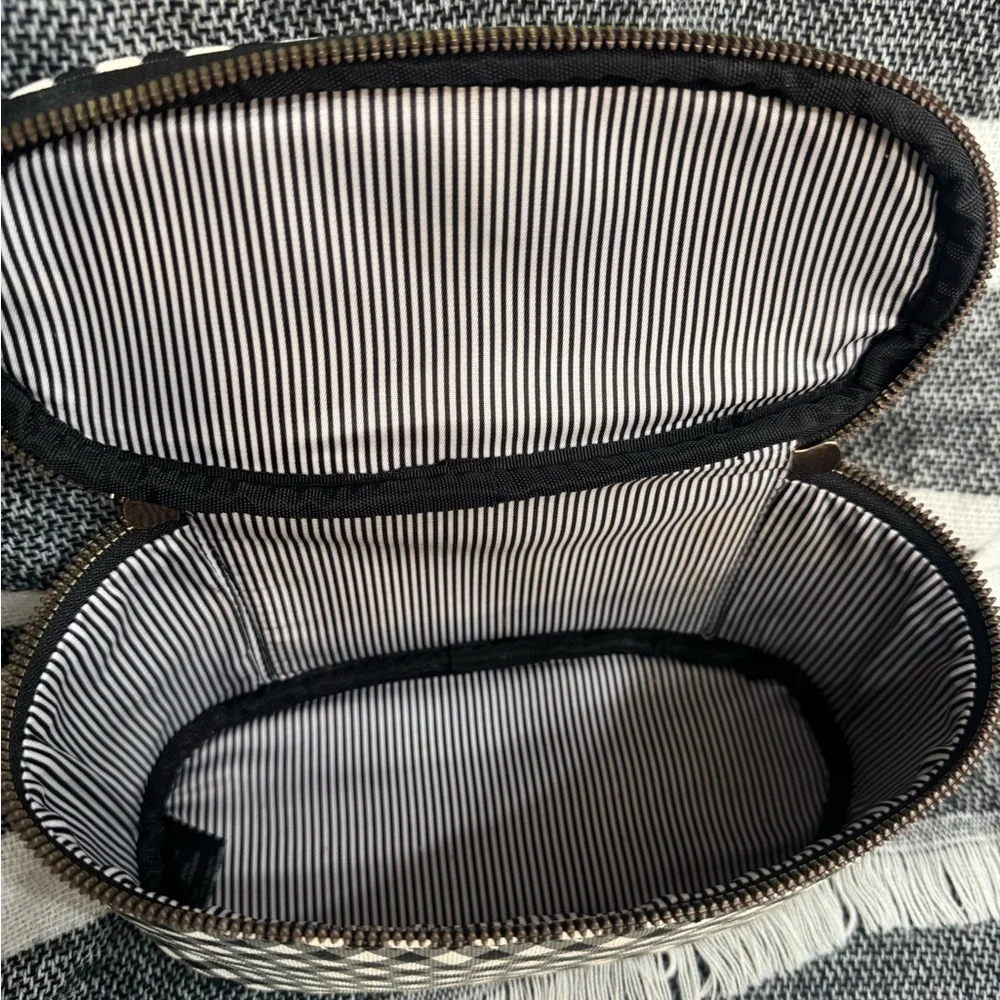 N/A stylish checkered