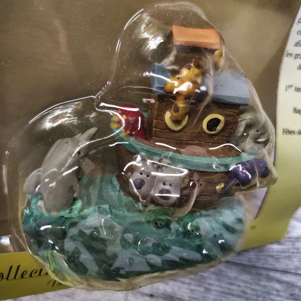 Wilton cake topper