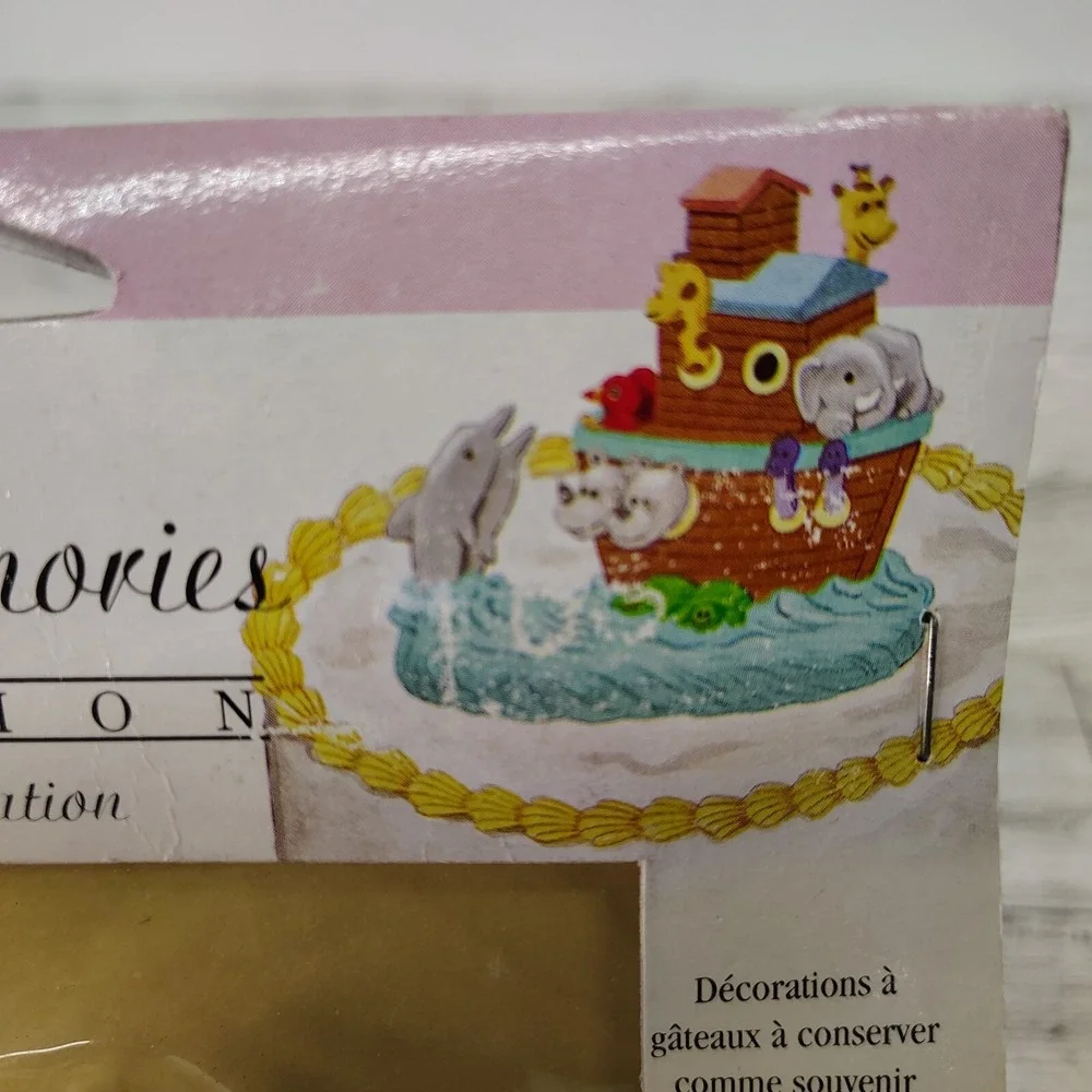 Wilton cake topper