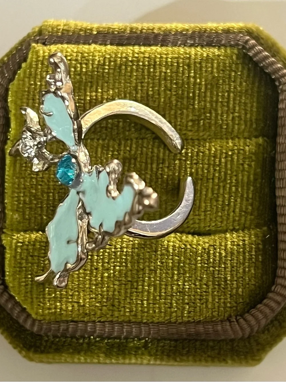 N/A elegant butterfly