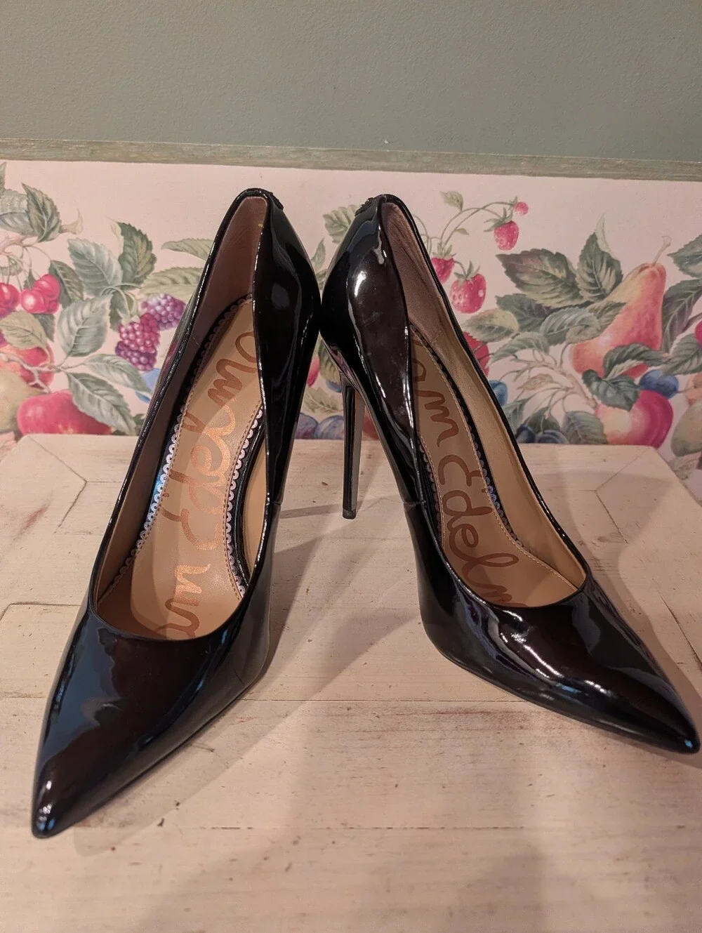 Sam Edelman details women