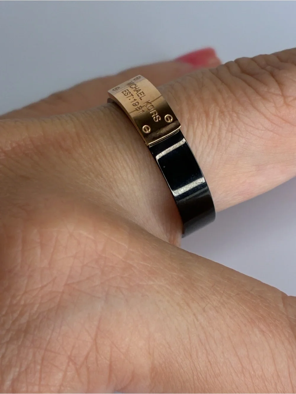 N/A black ring