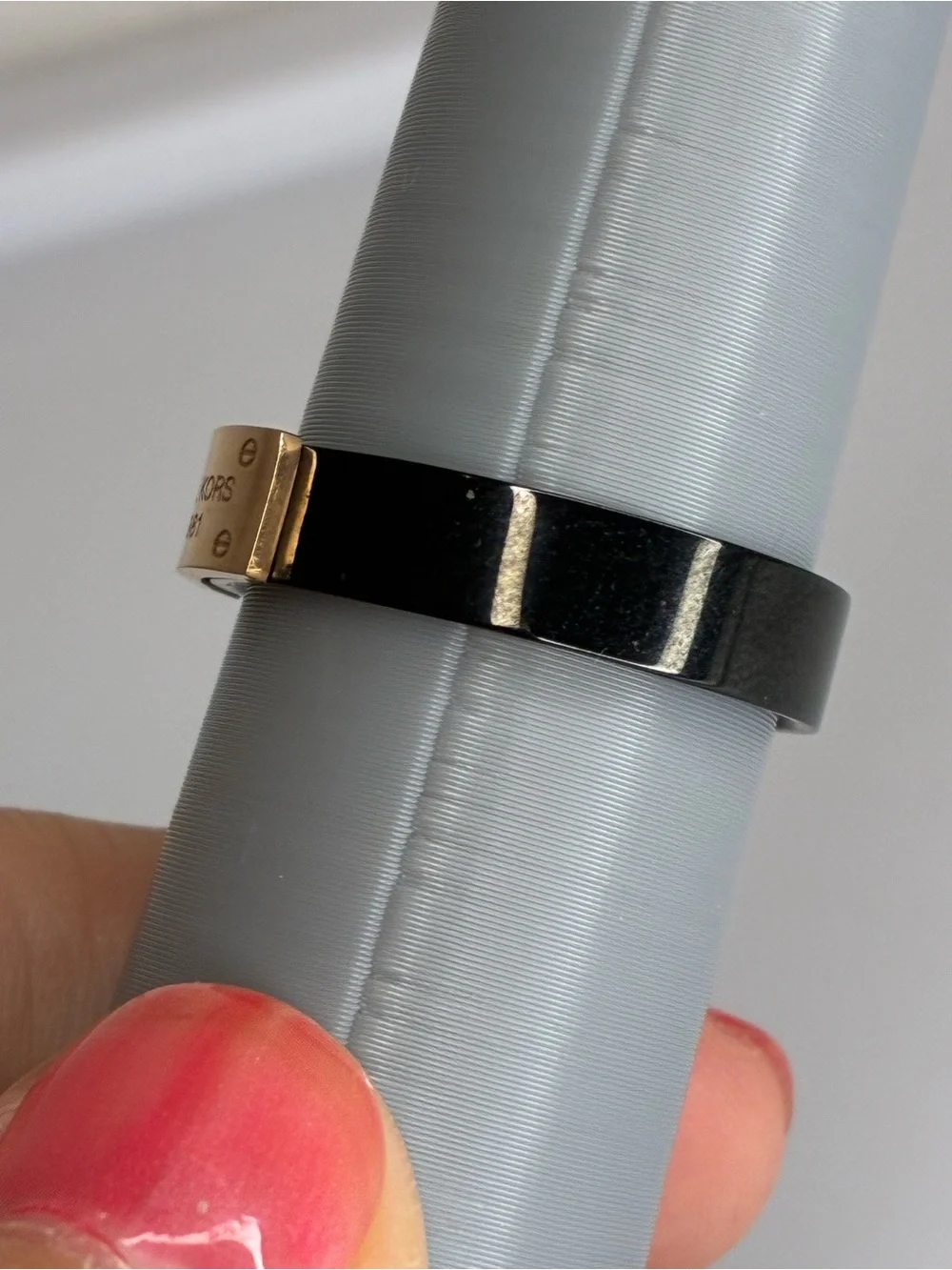 N/A black ring