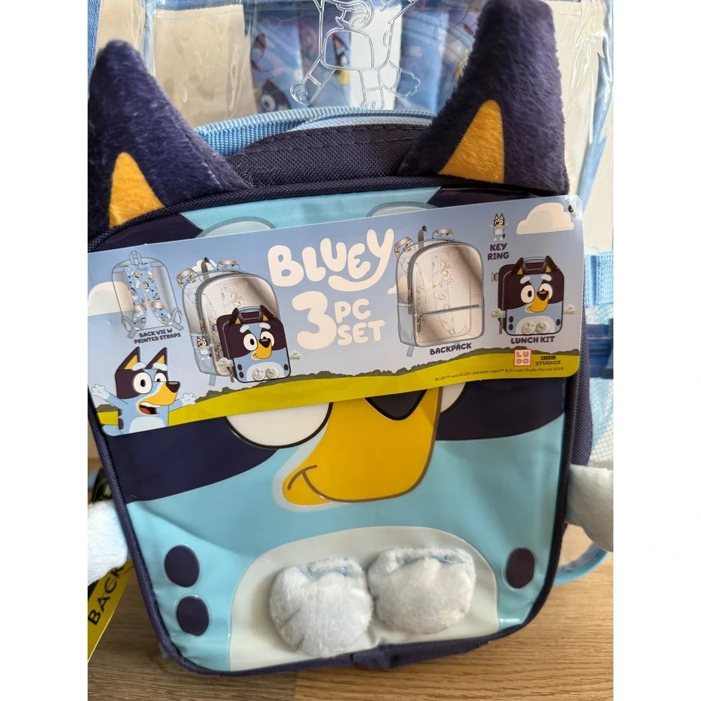 Bluey material 100%