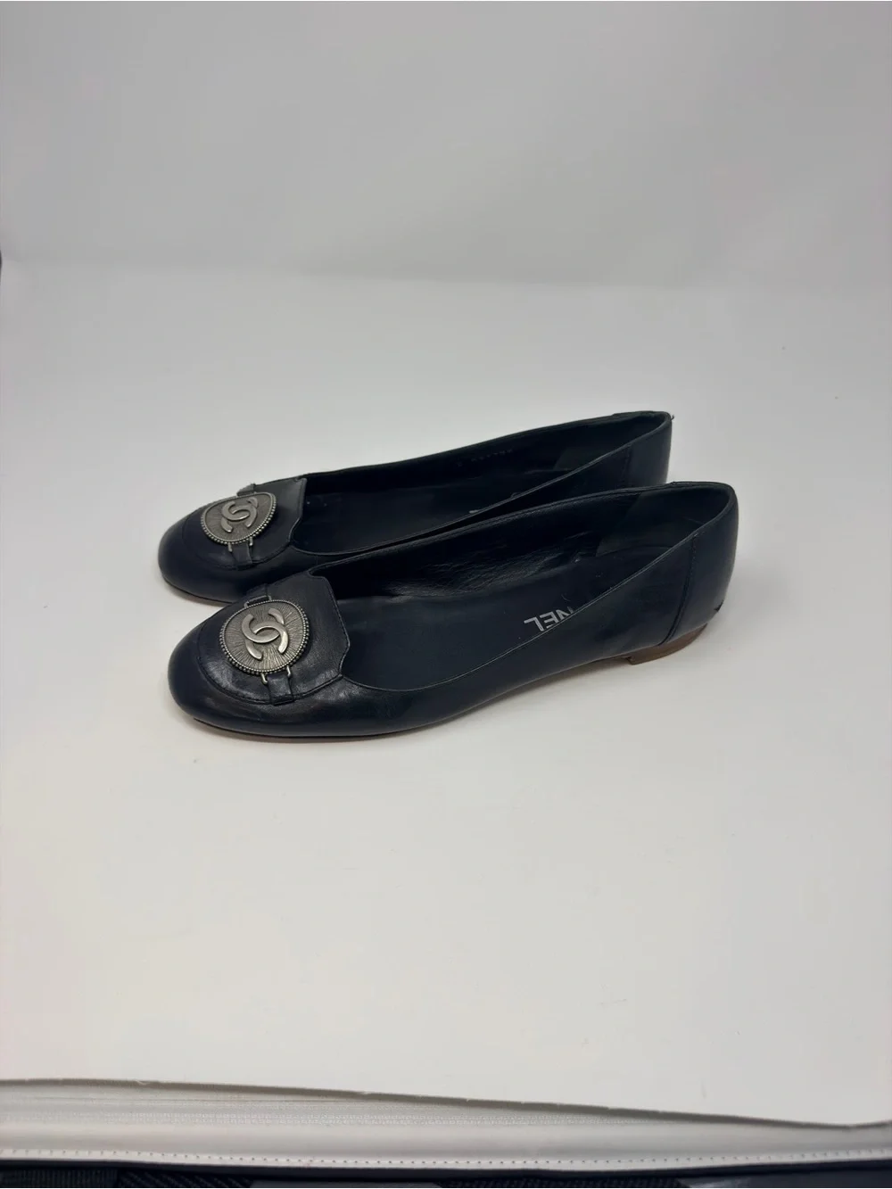 CHANEL Black Leather Loafers with Silver CC Emblem sz41