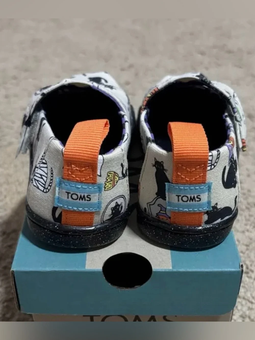 Toms nwot size
